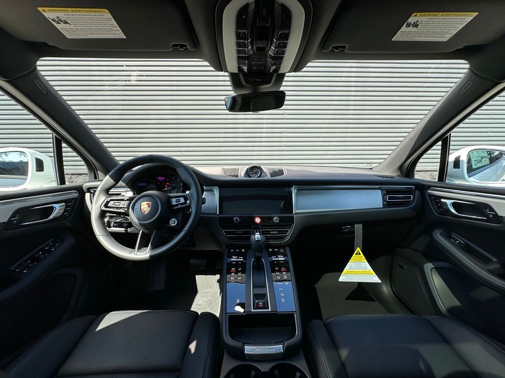 Thumbnail: 2026 Porsche Macan - 6