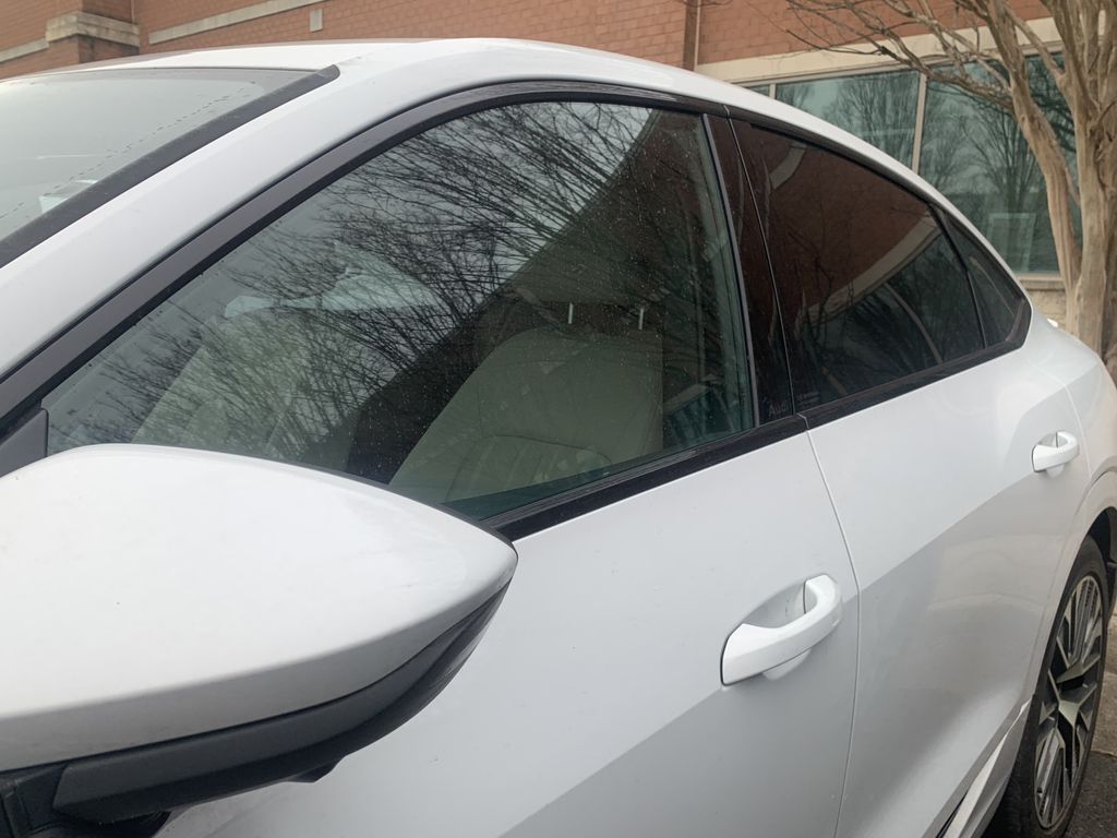 Thumbnail: 2024 Audi Q8 e-tron - 4