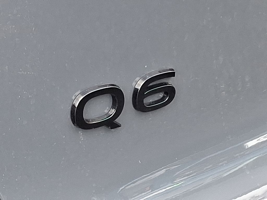 Thumbnail: 2025 Audi Q6 e-tron - 28