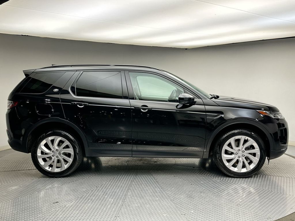 Thumbnail: 2022 Land Rover Discovery Sport - 4
