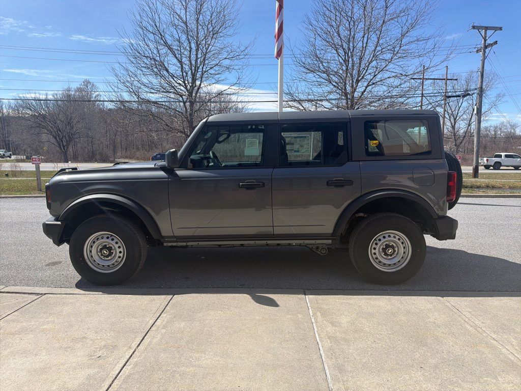 View vehicle photo 4