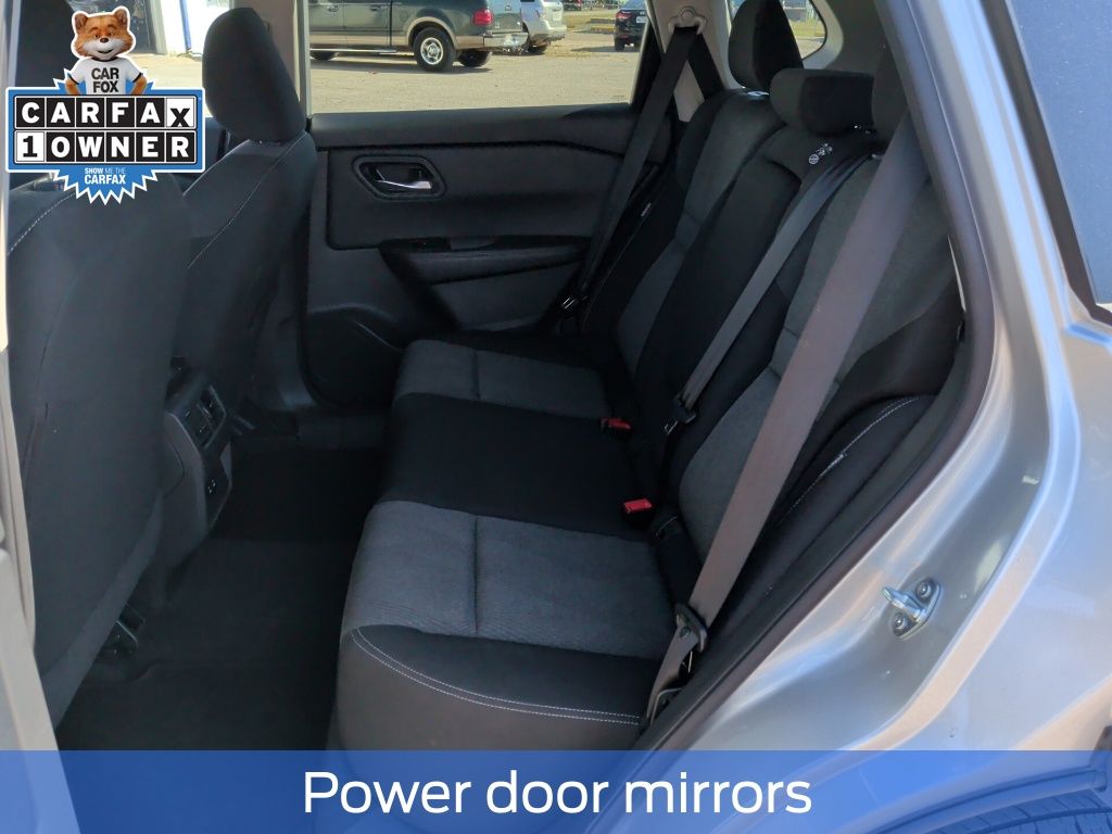 2024 Nissan Rogue SV - 11