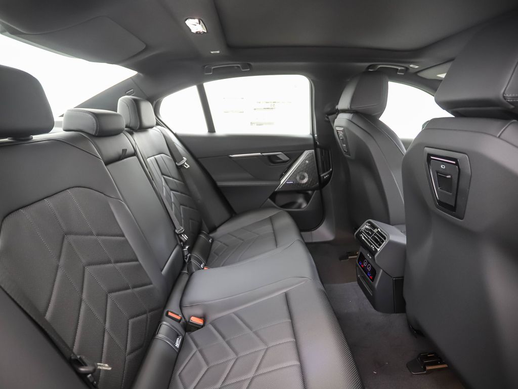 Thumbnail: 2026 BMW 5 Series - 27