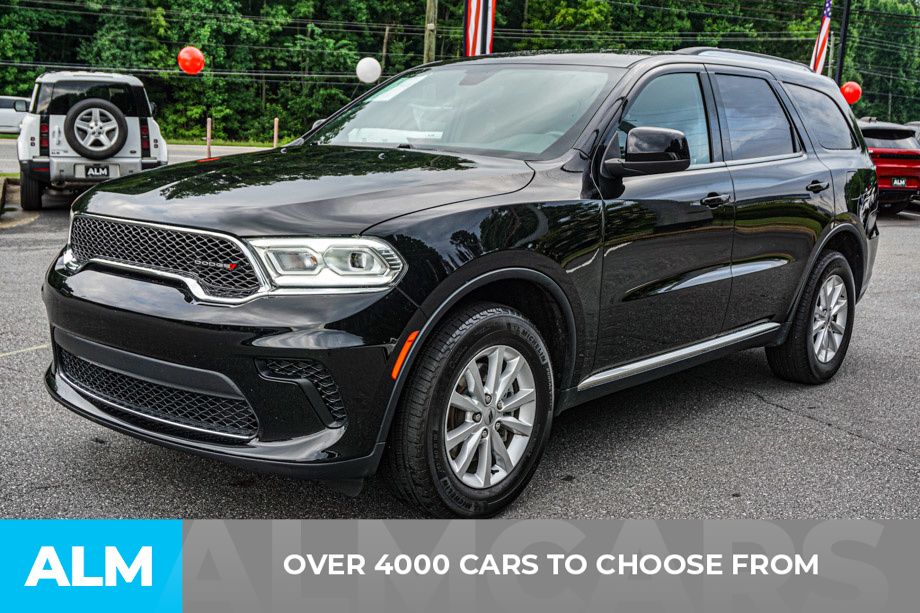 Used 2023 Black Dodge SXT image 3