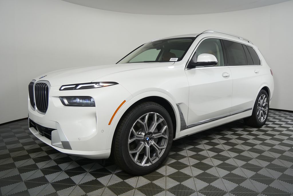 Thumbnail: 2026 BMW X7 - 8