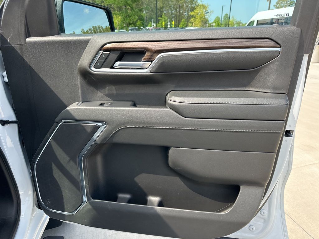 2023 Summit White Chevrolet Silverado 1500 LT Trail Boss 4X4 Truck