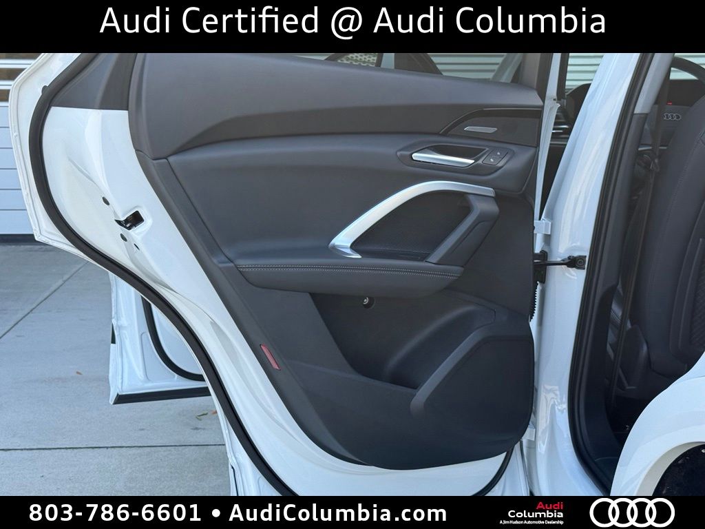 2025 Audi Q5 2.0T Premium Plus Glacier White Metallic - Jim Hudson Acura - Image 24