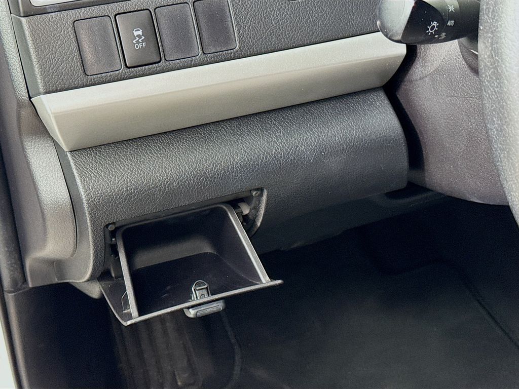 Thumbnail: 2015 Toyota Camry - 10