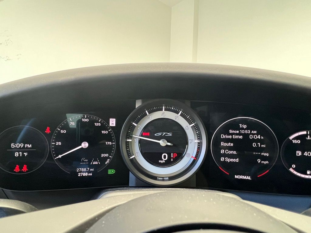 Thumbnail: 2024 Porsche 911 - 10