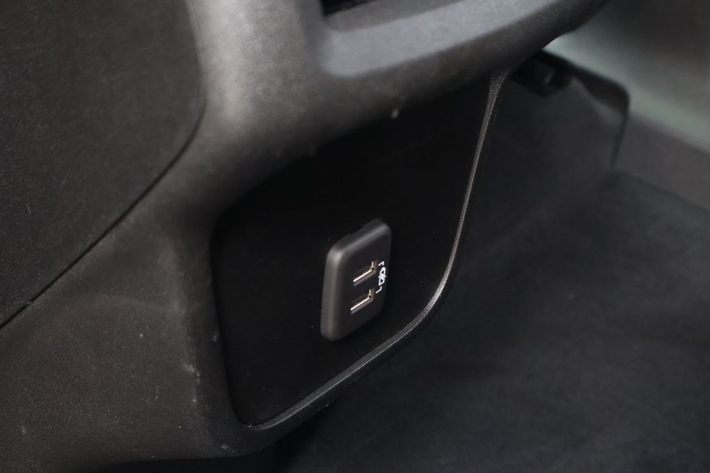 Thumbnail: 2021 Chevrolet Equinox - 32