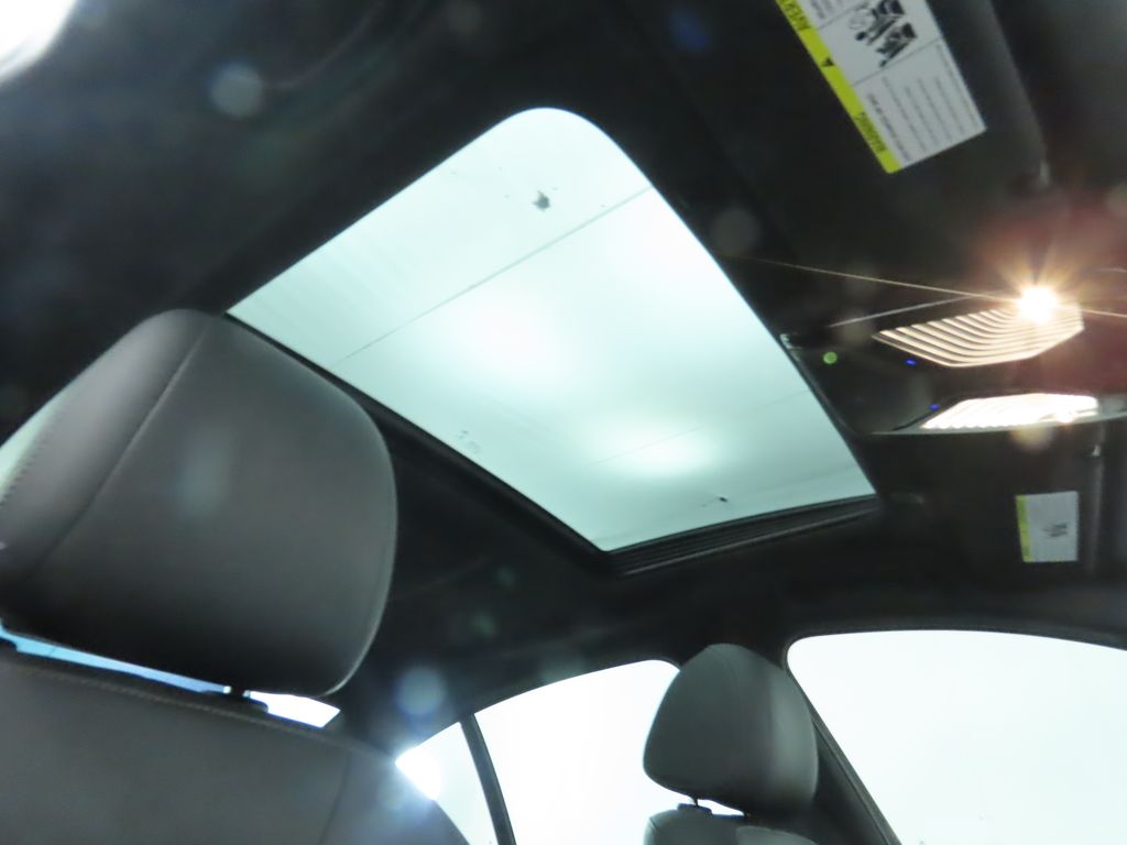 Thumbnail: 2023 BMW 5 Series - 19