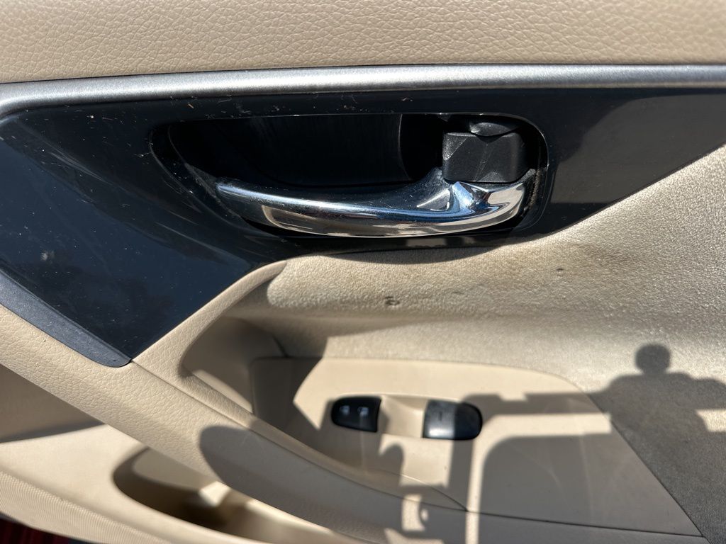 2013 Cayenne Red Metallic Nissan Altima 2.5 S FWD Sedan