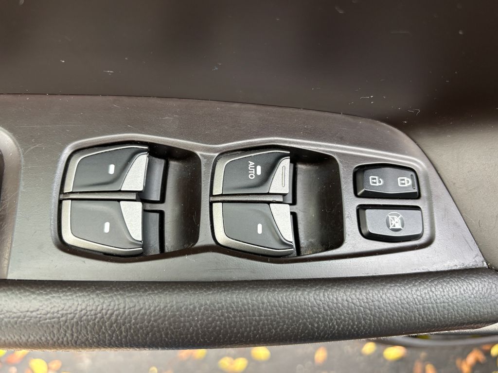 Thumbnail: 2014 Hyundai Santa Fe - 27