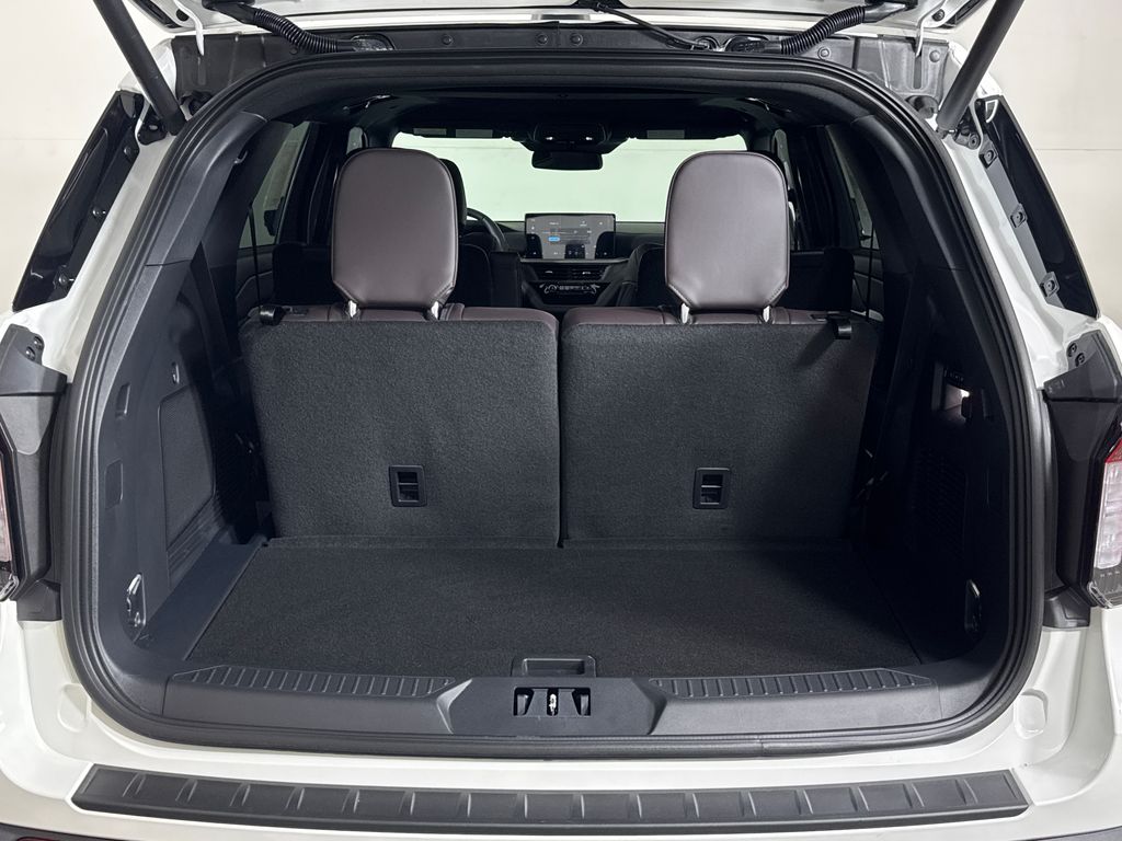New 2026 White Ford Platinum image 31