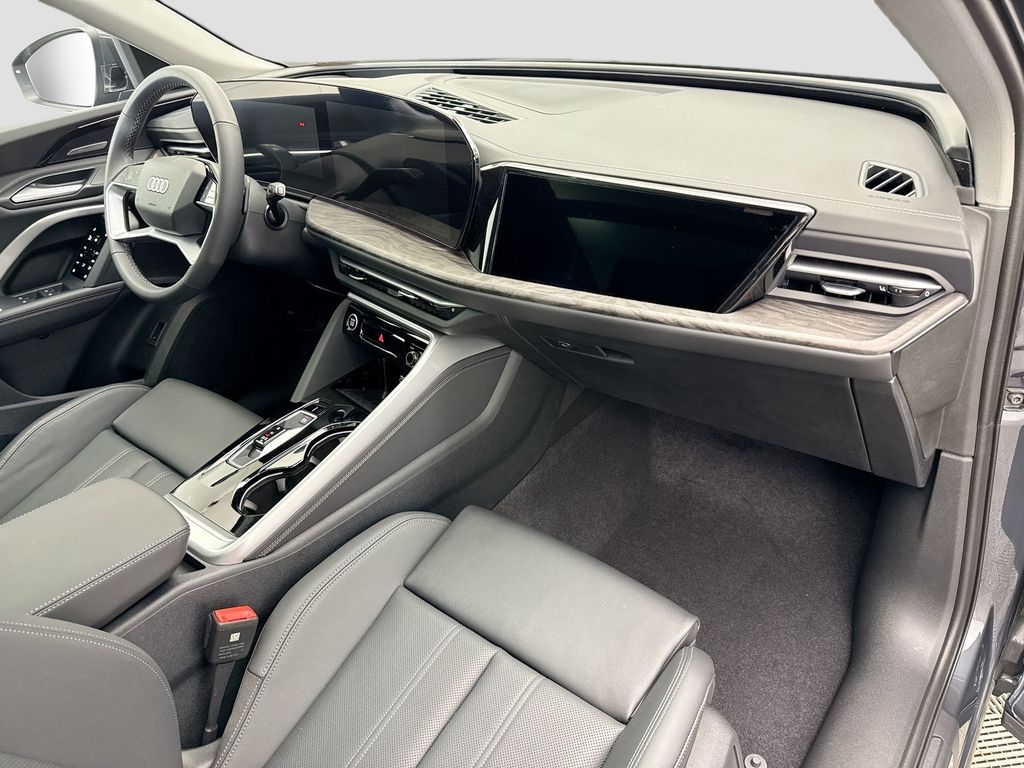 Thumbnail: 2025 Audi Q5 - 16