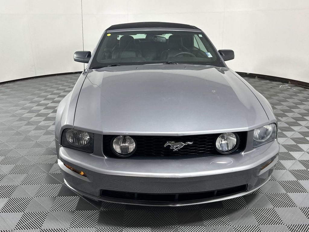 2007 Ford Mustang GT Deluxe 2