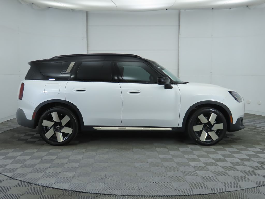 2025 MINI Cooper Countryman Iconic 4