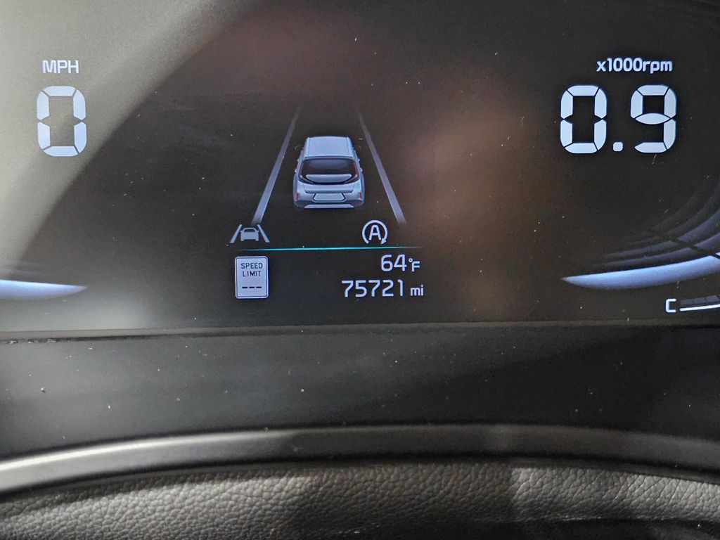 Used 2023 White Kia LX image 25