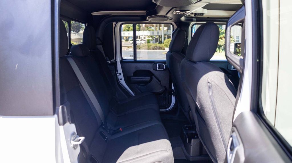 Used 2023 Jeep Gladiator Willys 4D Crew Cab