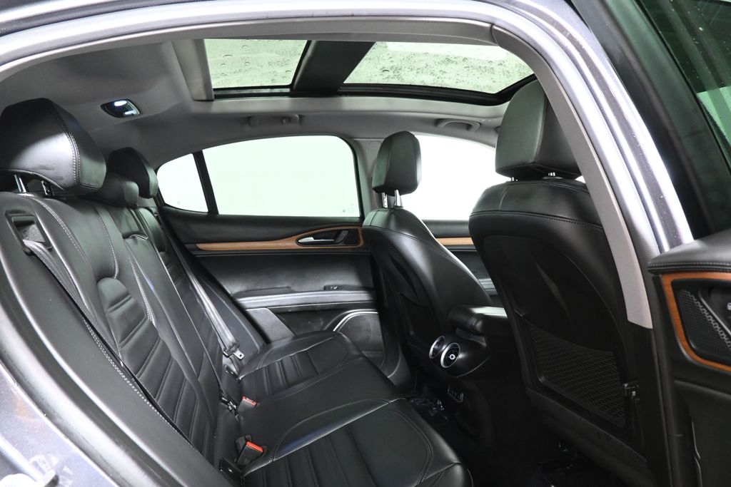 Thumbnail: 2019 Alfa Romeo Stelvio - 25