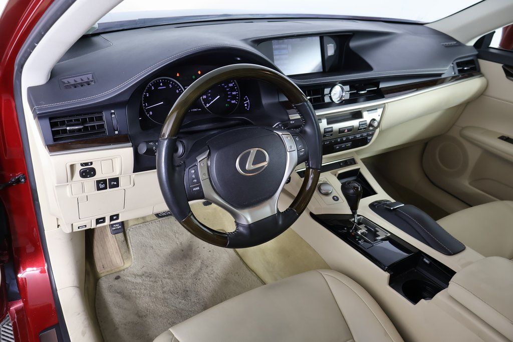 Thumbnail: 2013 Lexus ES - 5
