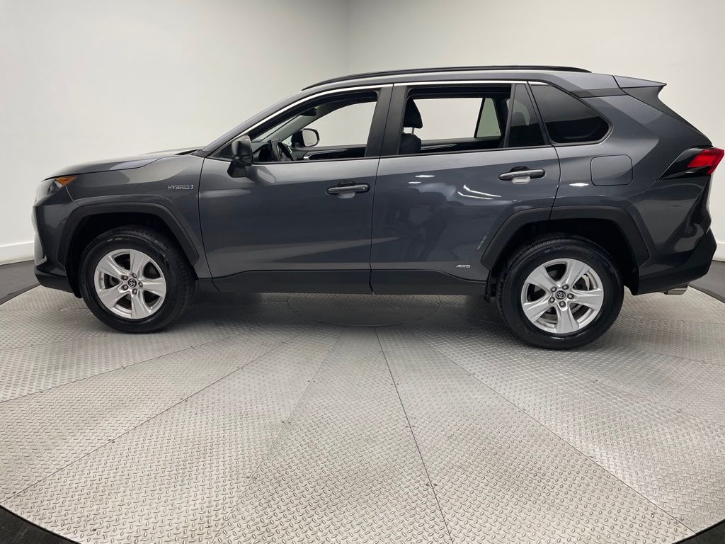 2021 Toyota RAV4 LE 8