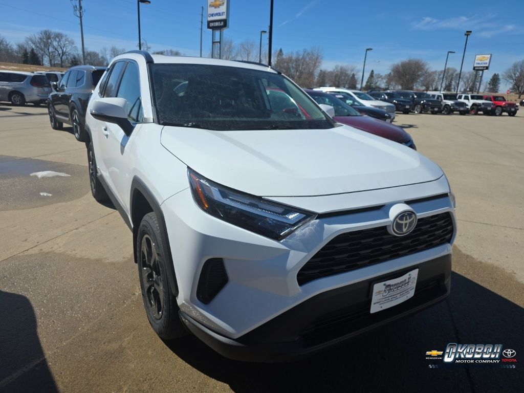 View vehicle photo 6