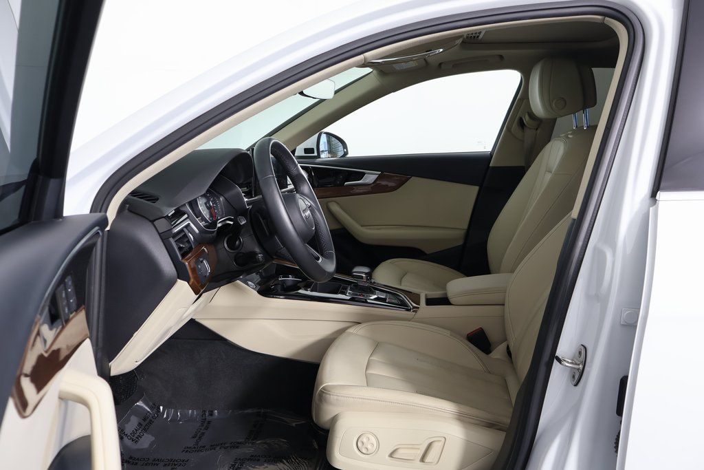 Thumbnail: 2022 Audi A4 - 10