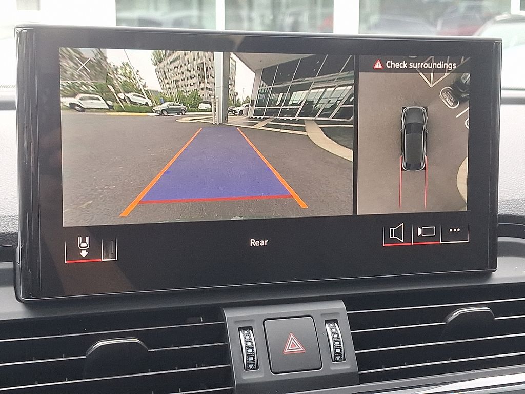2025 Audi SQ5  15