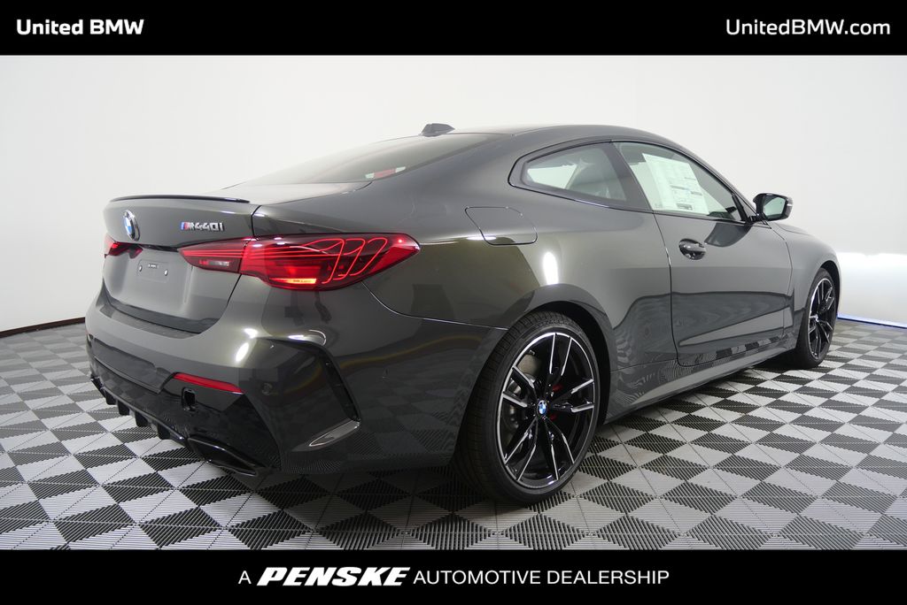 Thumbnail: 2026 BMW 4 Series - 3