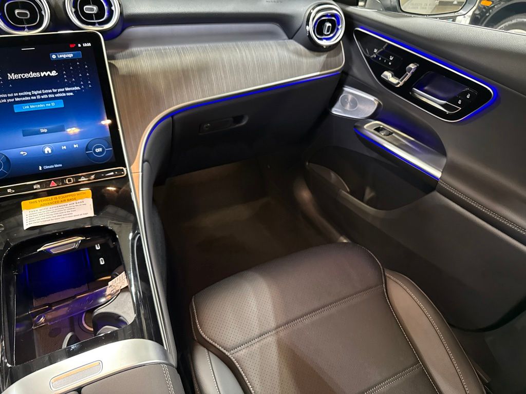 Thumbnail: 2027 Mercedes-Benz GLC - 27