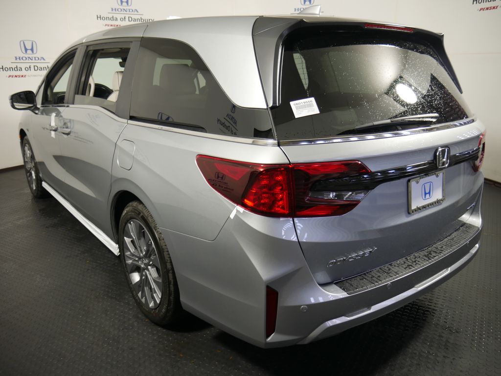 2025 Honda Odyssey Touring 10