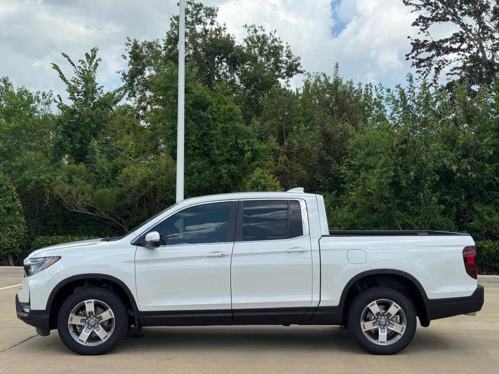 2026 Honda Ridgeline RTL White at Community Honda