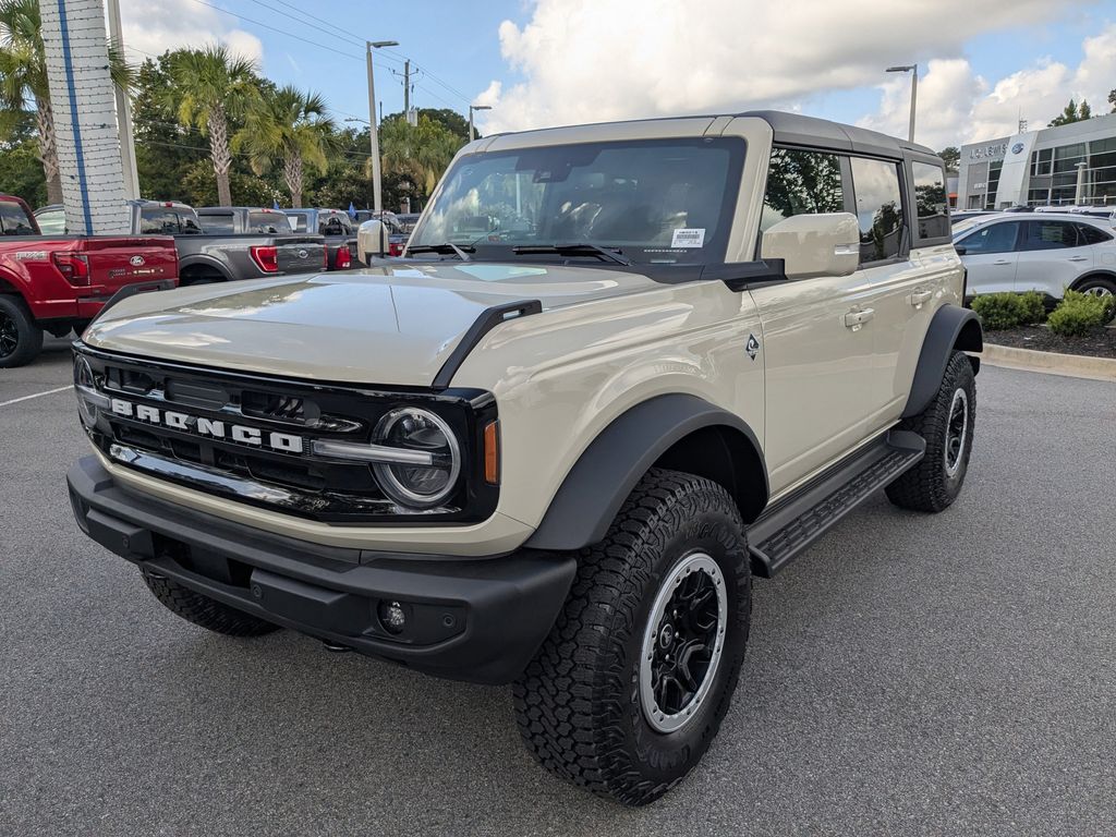 2025 Ford Bronco Outer Banks