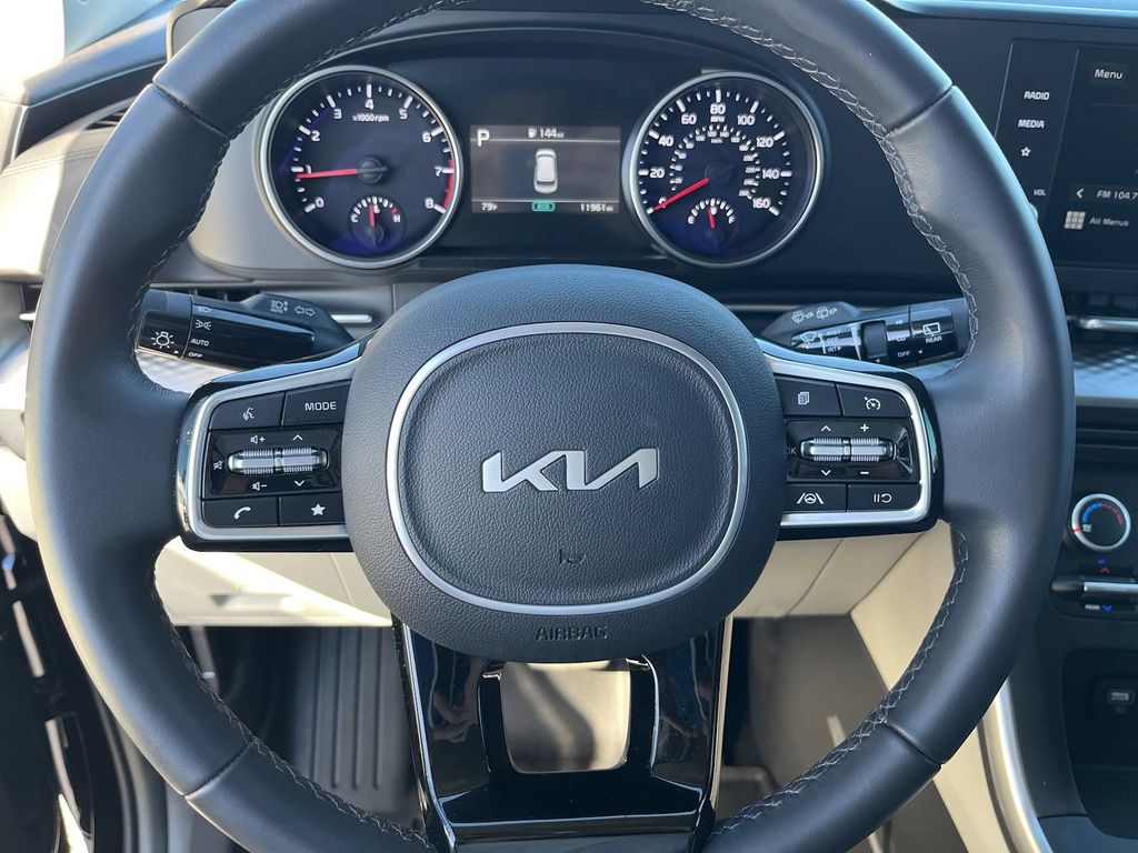 2024 Kia Carnival LX 29