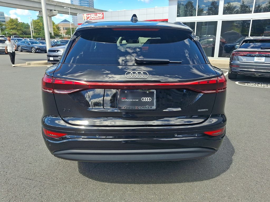 Thumbnail: 2025 Audi Q6 e-tron - 4