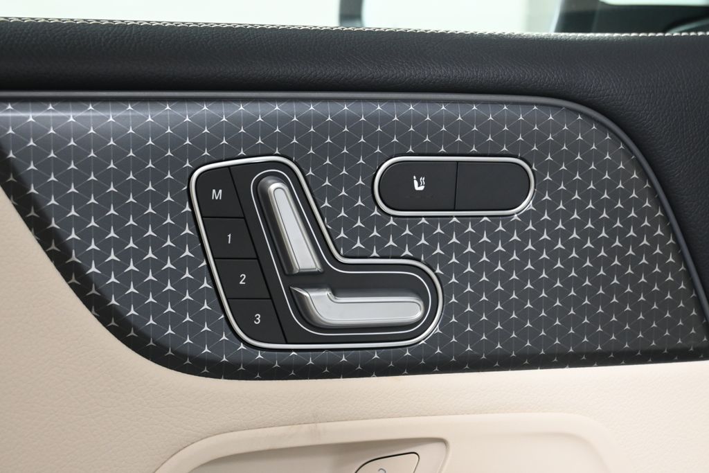 Thumbnail: 2026 Mercedes-Benz GLB - 25