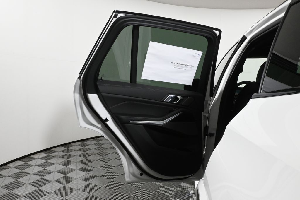 Thumbnail: 2026 BMW X5 - 32