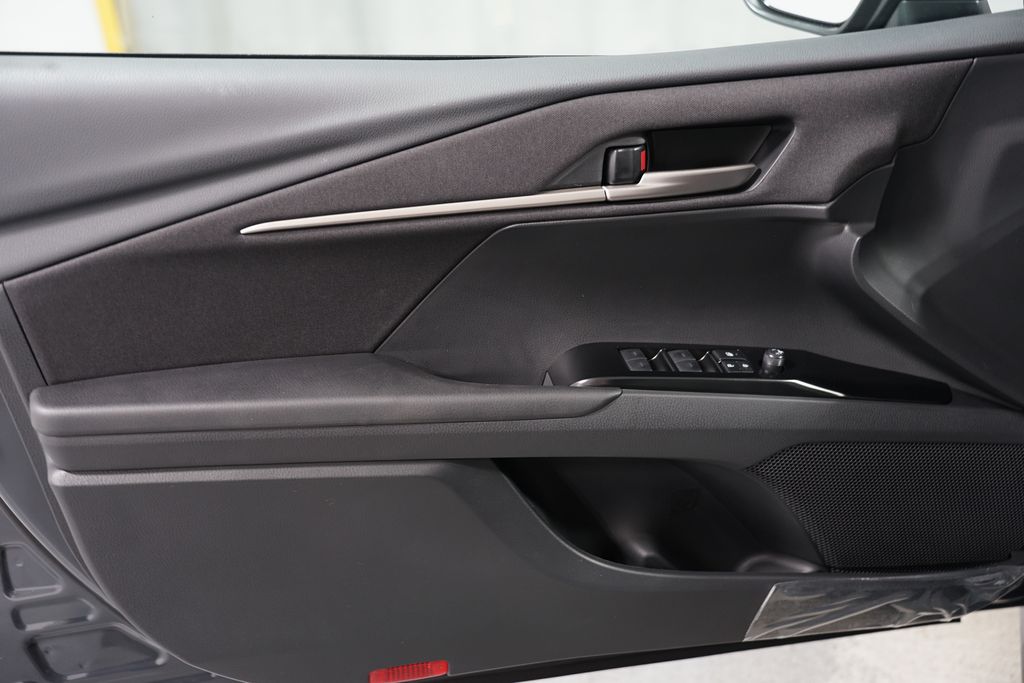 2025 Toyota Camry LE 30