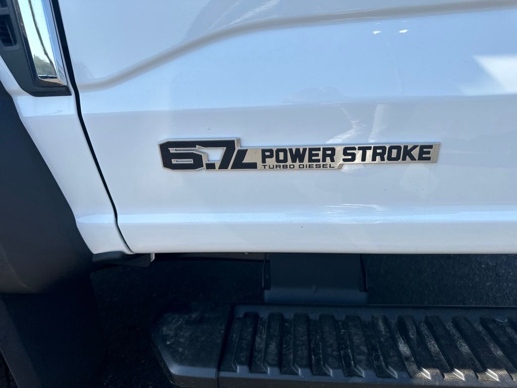 New 2025 Ford Super Duty F-600 Chassis Regular Cab (DRW) 169" Wheelbase XL