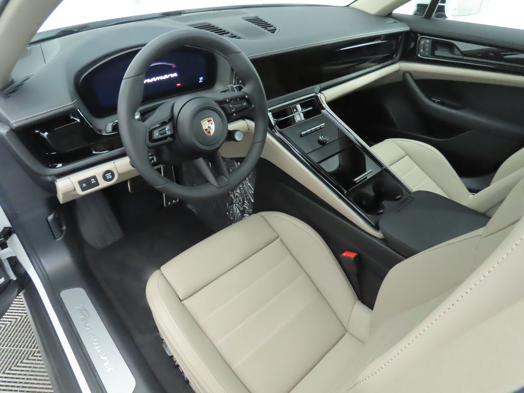 Thumbnail: 2025 Porsche Panamera - 4