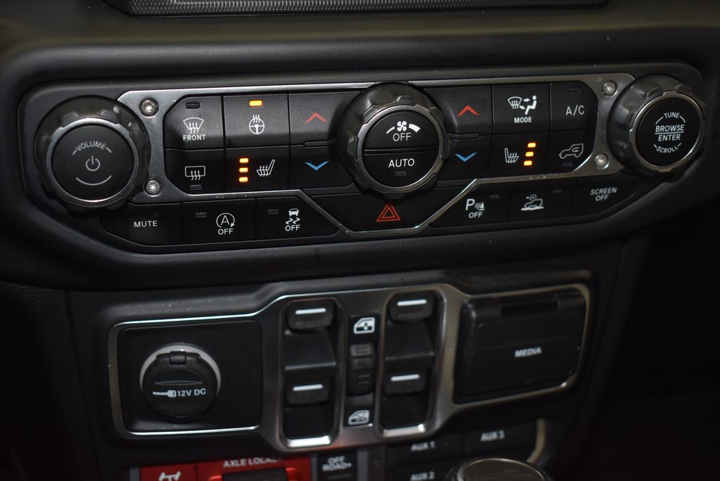 Thumbnail: 2021 Jeep Gladiator - 24