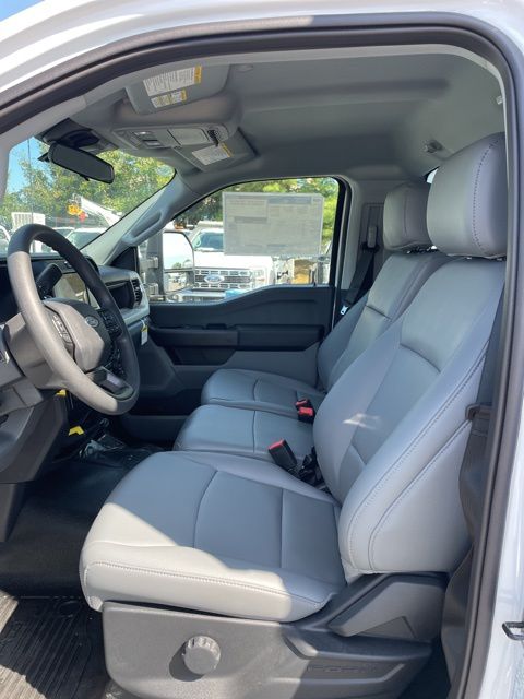 2025 Ford F-600 Chassis XL