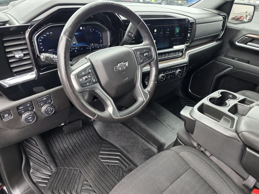 2022 Chevrolet Silverado 1500 RST - 11
