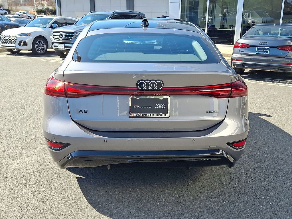 Thumbnail: 2025 Audi e-tron S - 5