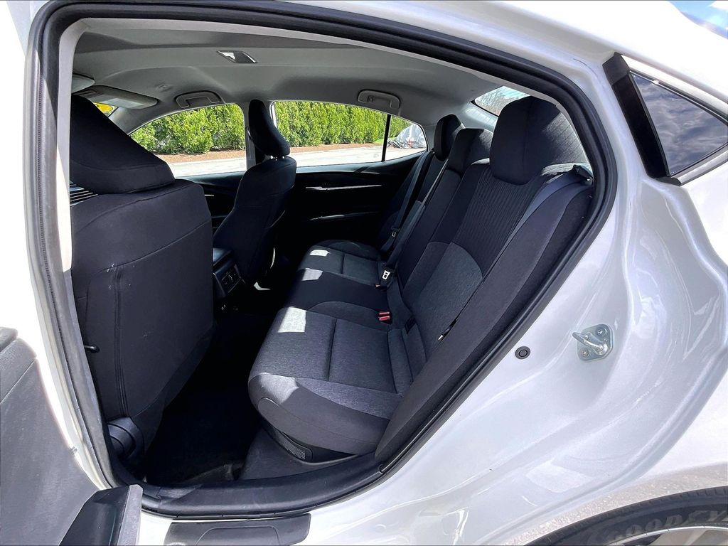2025 Toyota Camry — photo 15