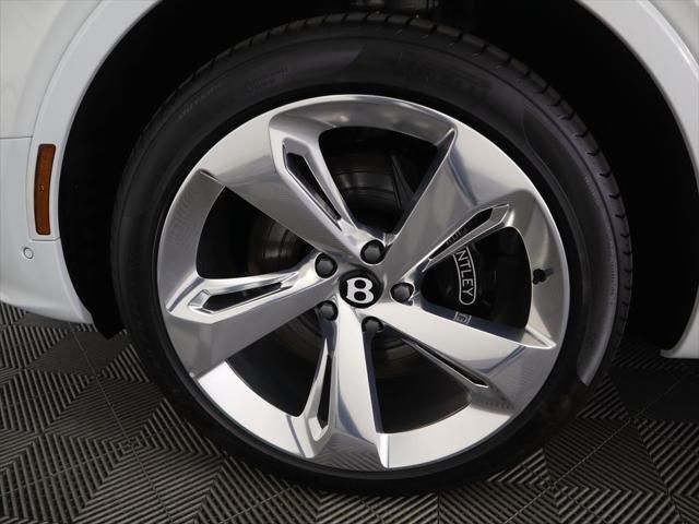 Thumbnail: 2025 Bentley Bentayga - 31