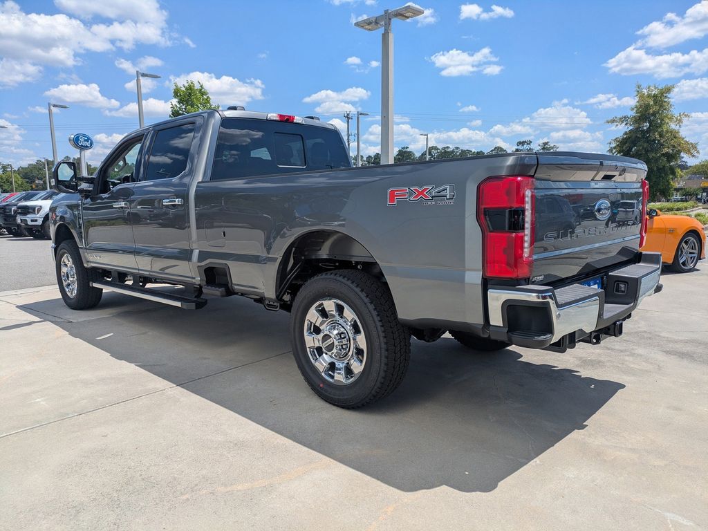 2026 Ford F-350 Super Duty LARIAT