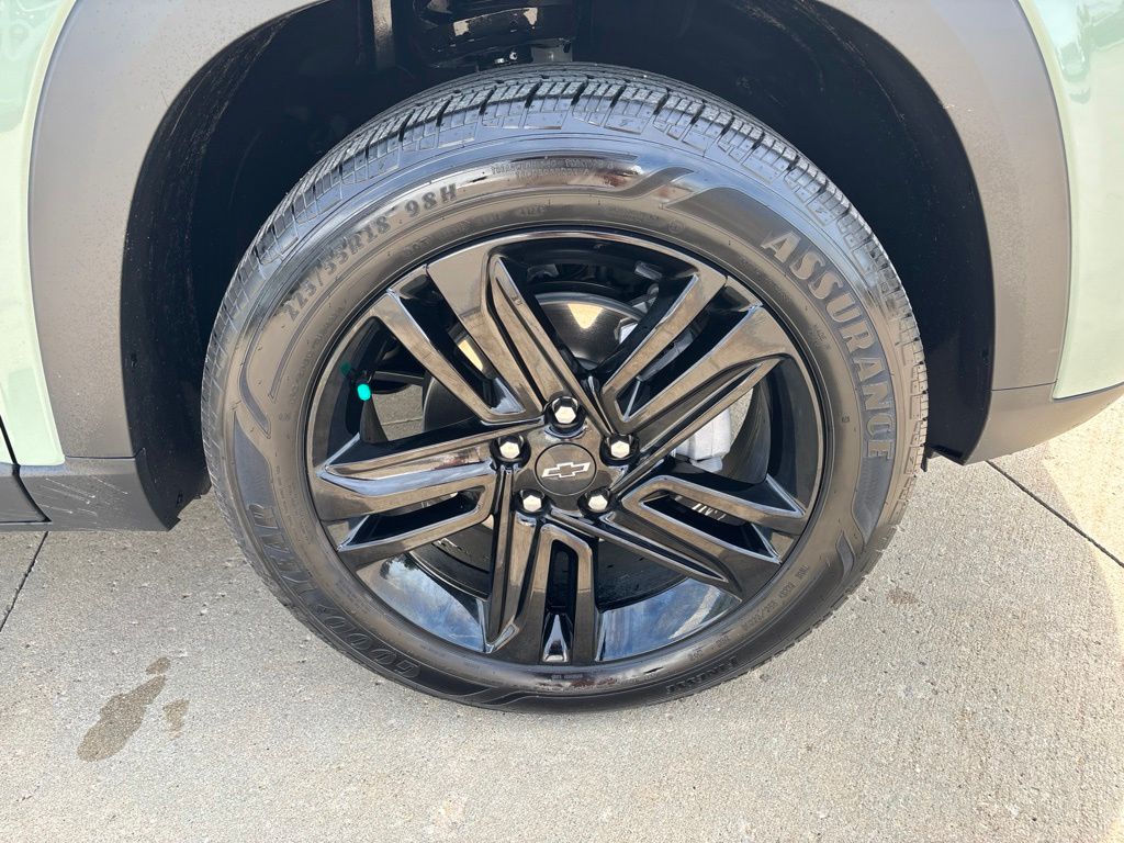 Used 2025 Chevrolet Trax SUV