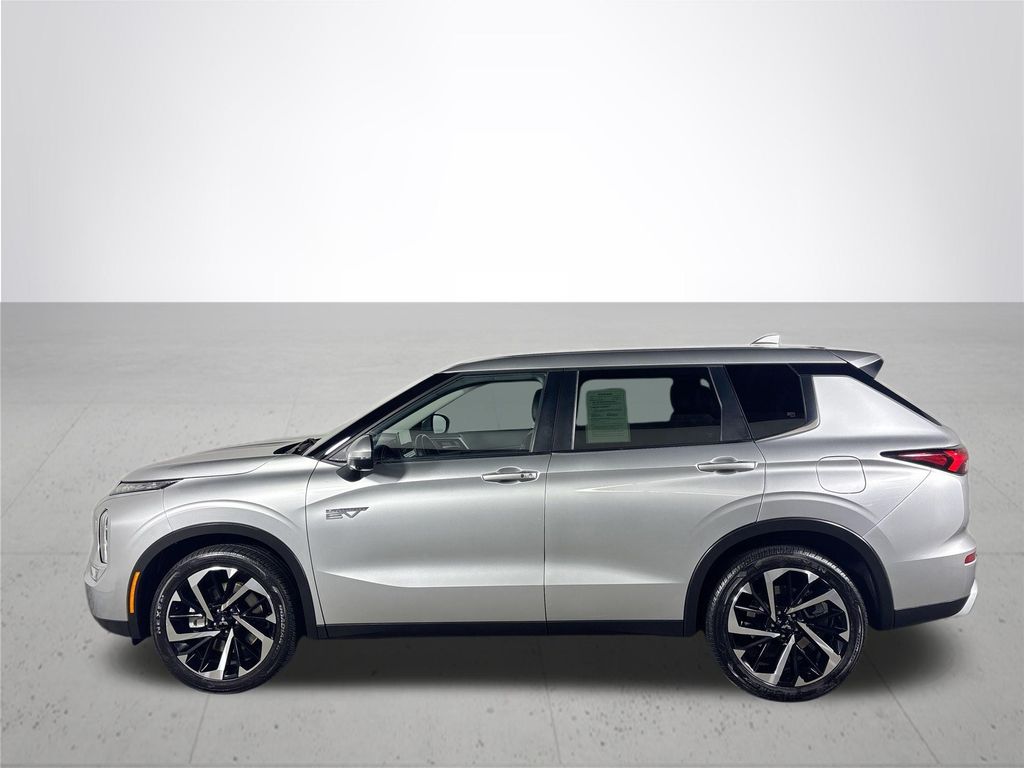 2024 Mitsubishi Outlander PHEV SE